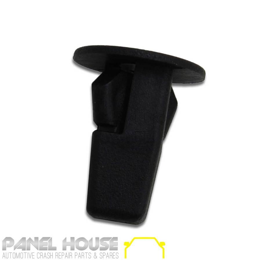 Panel House - Mud Flap CLIP SET 8 Wheel Grommet Plastic Push Rivet Fits Toyota HILUX 05 - 14 - 4X4OC™ | 4x4 Offroad Centre
