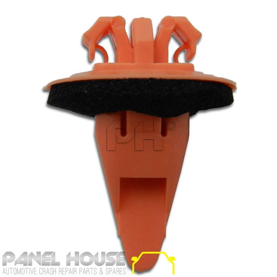 Panel House - Wheel Arch Flare Door Trim Clip x10 Fits: Hilux SR5 Rav4 Landcruiser Prado Kluger - 4X4OC™ | 4x4 Offroad Centre