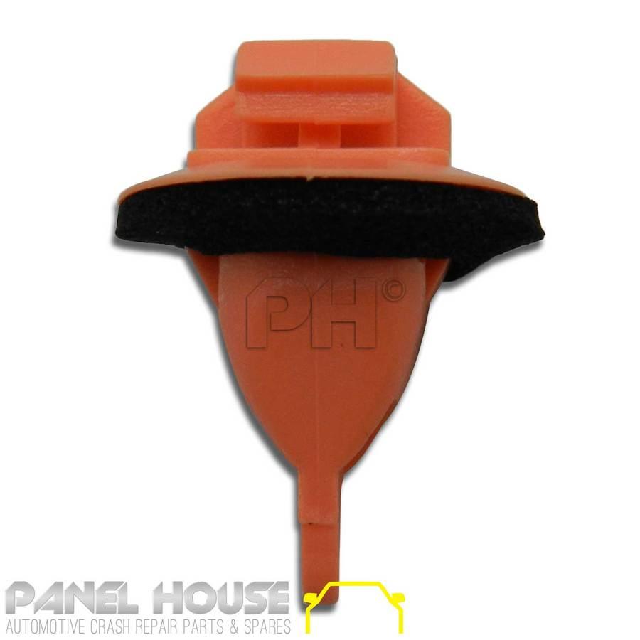 Panel House - Wheel Arch Flare Door Trim Clip x10 Fits: Hilux SR5 Rav4 Landcruiser Prado Kluger - 4X4OC™ | 4x4 Offroad Centre