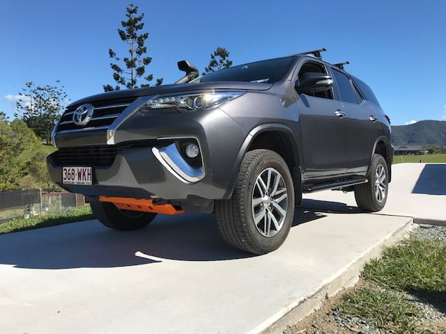 PHAT Bars - Toyota Fortuner FLAT Rock Sliders / Side Steps - P/C Ally Checkerplate Tread - 4X4OC™ | 4x4 Offroad Centre